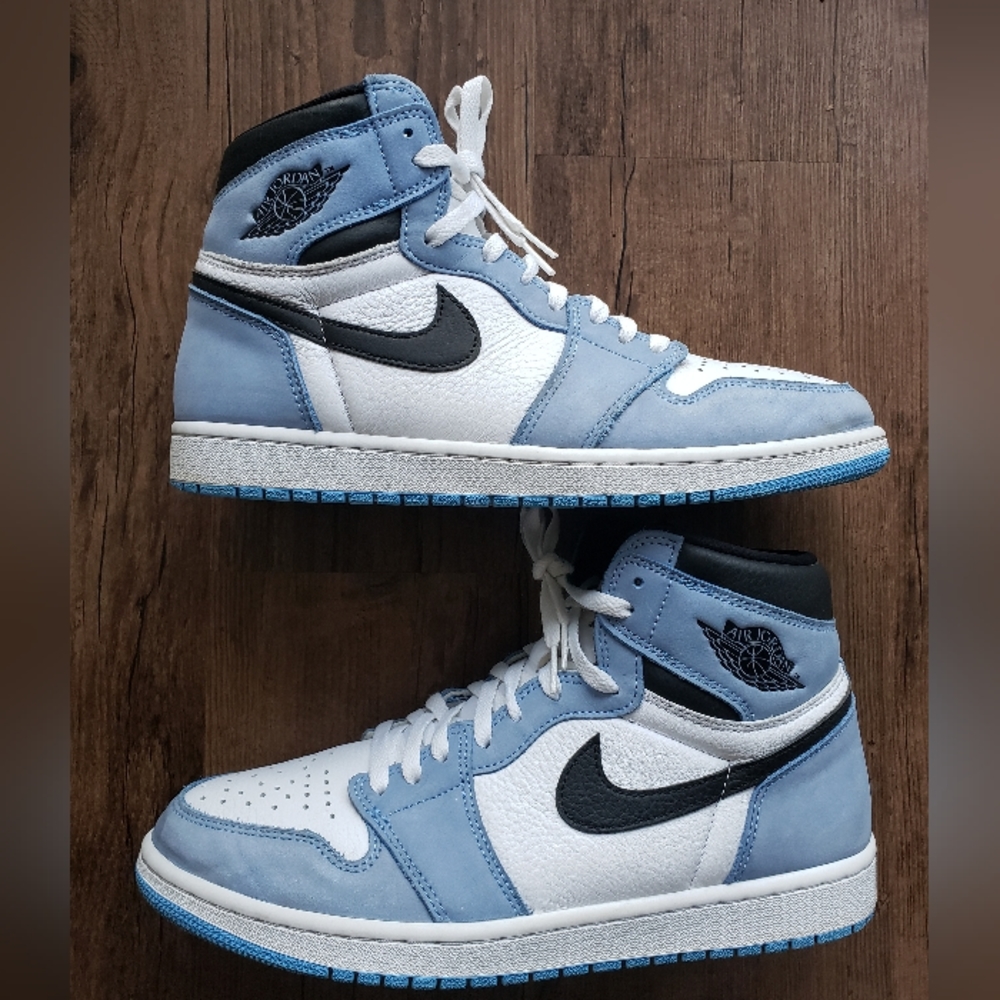 Air Jordan 1 Retro High OG (University Blue)